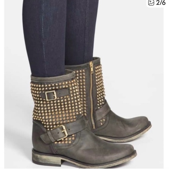 Steve Madden Shoes - Steve Madden black Monicaa gold studded motorcycle boots | Size 8.5 | Preowned